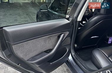 Седан Tesla Model 3 2018 в Рівному