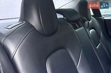 Седан Tesla Model 3 2018 в Рівному