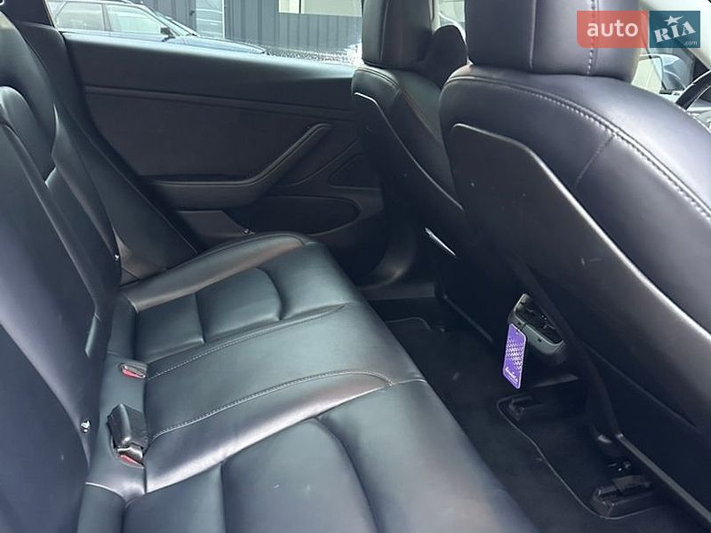 Седан Tesla Model 3 2018 в Рівному