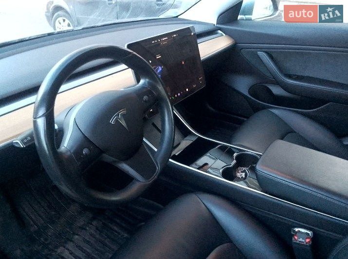 Седан Tesla Model 3 2019 в Тернополе