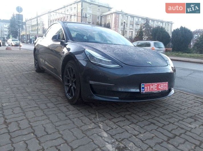 Седан Tesla Model 3 2019 в Тернополе
