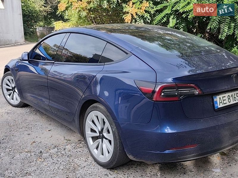 Седан Tesla Model 3 2021 в Кривом Роге