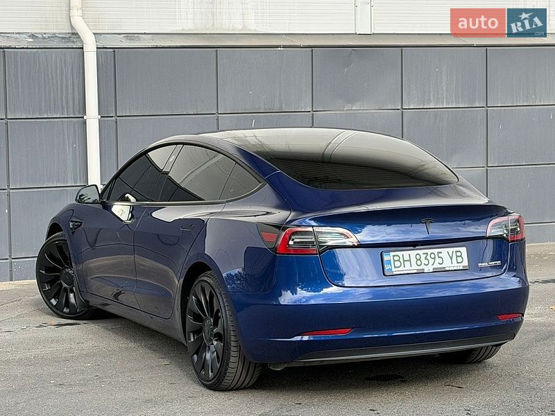Седан Tesla Model 3 2023 в Одессе
