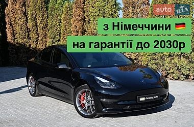 Седан Tesla Model 3 2022 в Львове