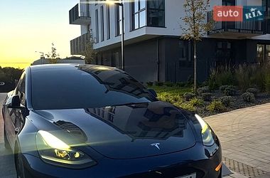 Седан Tesla Model 3 2021 в Львові