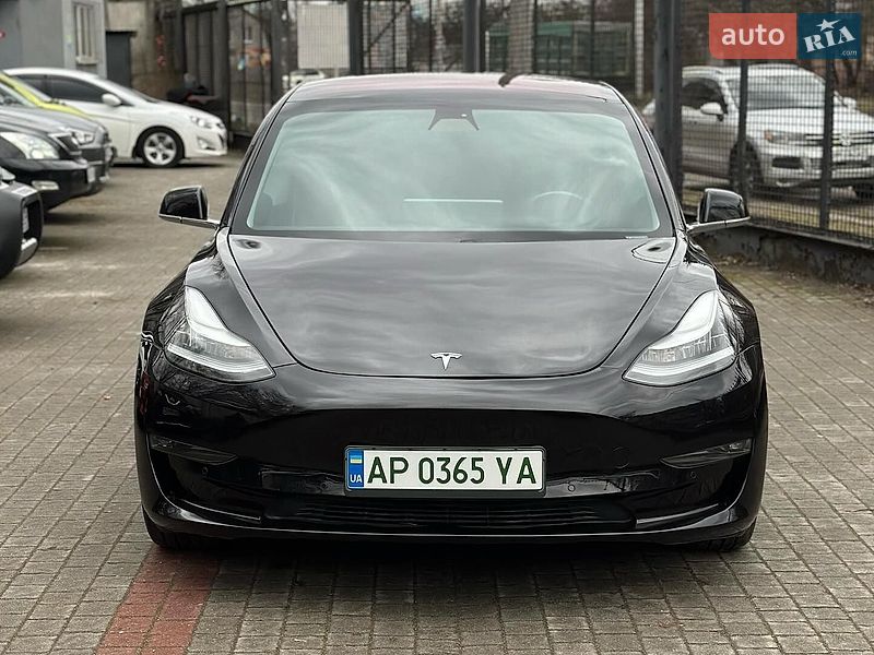 Седан Tesla Model 3 2018 в Львові