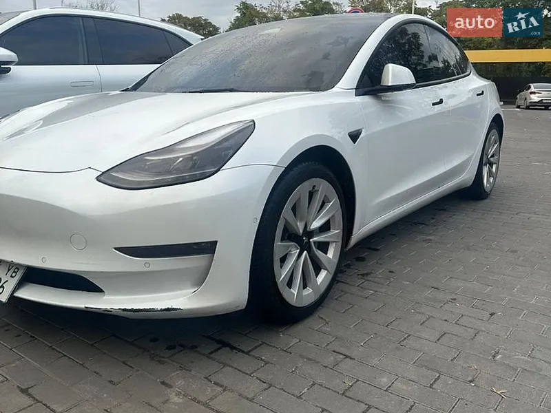 Tesla Model 3 2022