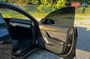 Седан Tesla Model 3 2021 в Львове