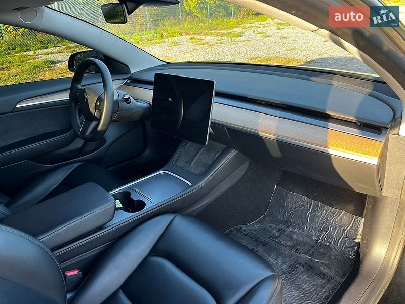 Седан Tesla Model 3 2021 в Львове