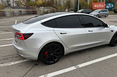 Седан Tesla Model 3 2022 в Ивано-Франковске