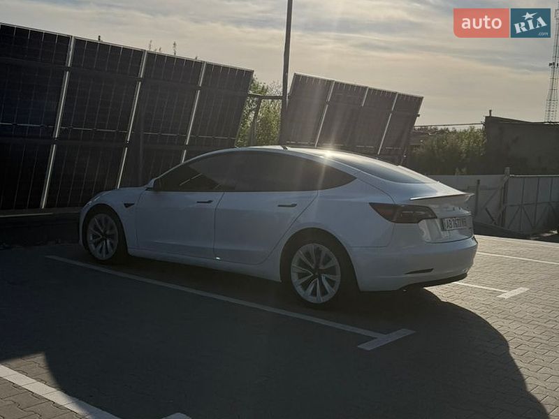 Седан Tesla Model 3 2020 в Виннице