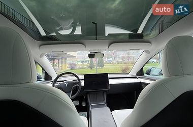 Седан Tesla Model 3 2022 в Львове
