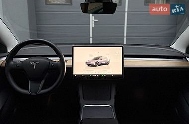 Седан Tesla Model 3 2022 в Києві