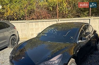 Седан Tesla Model 3 2019 в Львове