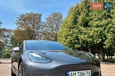 Седан Tesla Model 3 2023 в Киеве