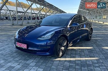 Седан Tesla Model 3 2019 в Львові