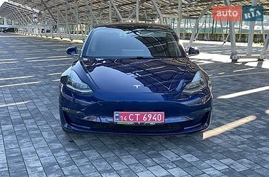 Седан Tesla Model 3 2019 в Львові