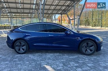 Седан Tesla Model 3 2019 в Львові