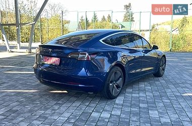 Седан Tesla Model 3 2019 в Львові