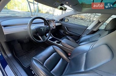 Седан Tesla Model 3 2019 в Львові