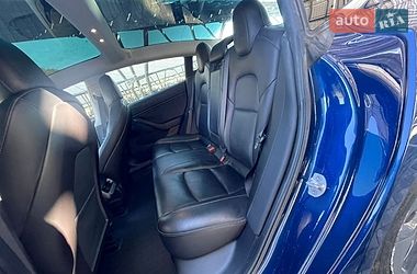 Седан Tesla Model 3 2019 в Львові