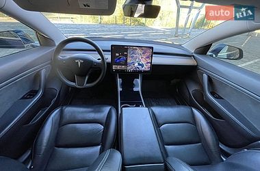 Седан Tesla Model 3 2019 в Львові