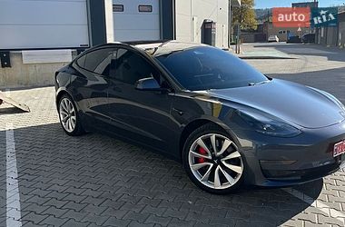 Седан Tesla Model 3 2020 в Львові