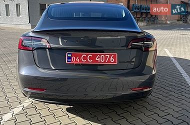 Седан Tesla Model 3 2020 в Львові