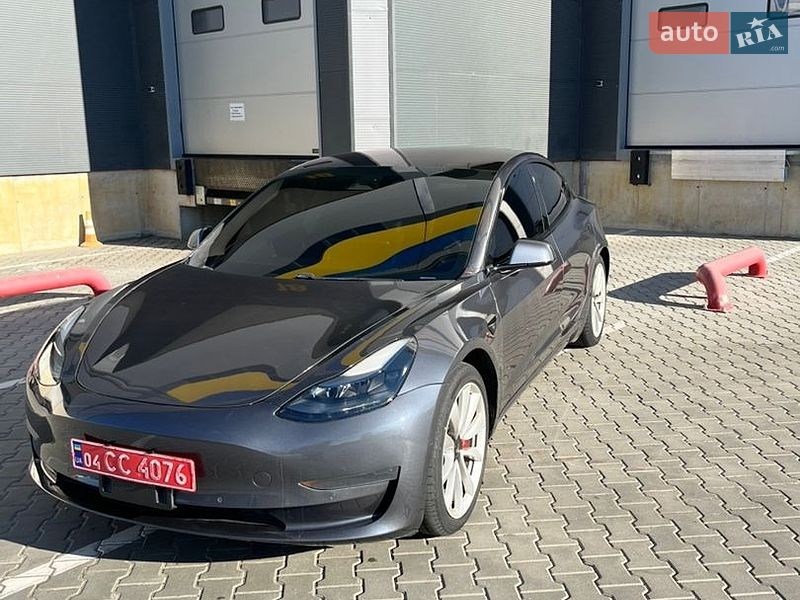 Седан Tesla Model 3 2020 в Львові