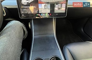 Седан Tesla Model 3 2020 в Львові