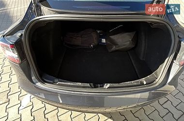 Седан Tesla Model 3 2020 в Львові