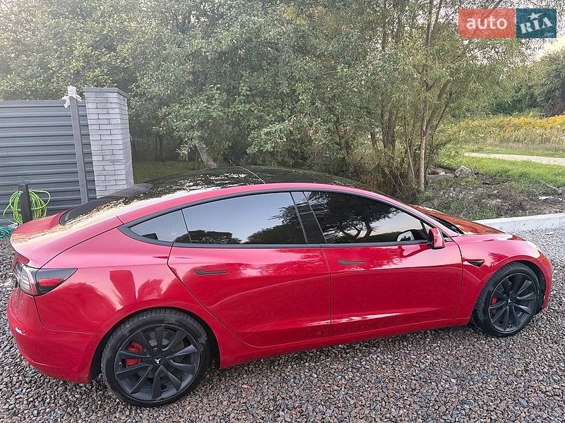 Седан Tesla Model 3 2020 в Львові