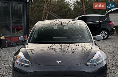 Седан Tesla Model 3 2023 в Дніпрі