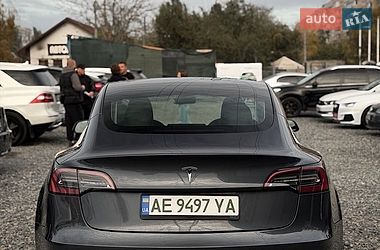 Седан Tesla Model 3 2023 в Дніпрі