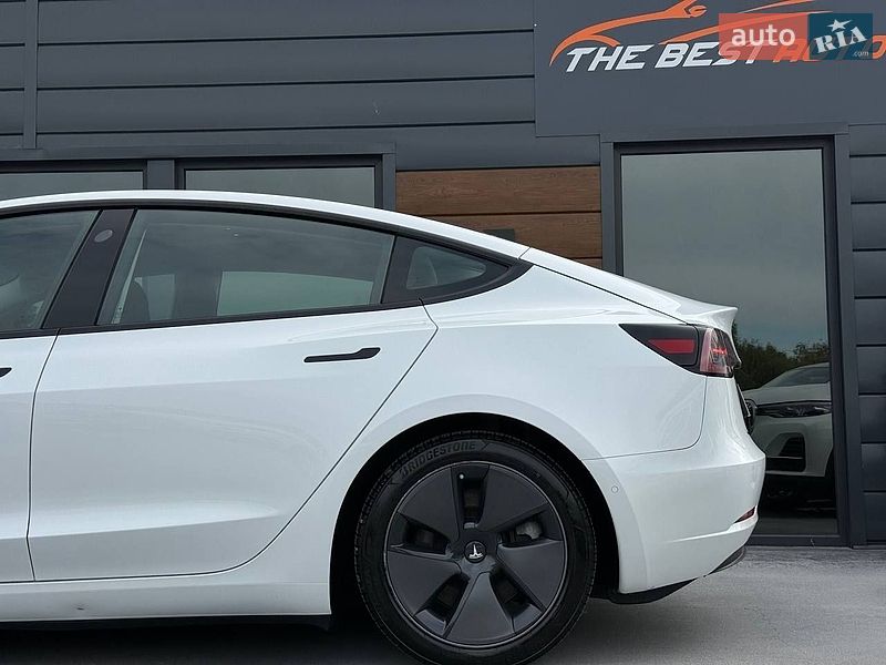 Седан Tesla Model 3 2021 в Рівному