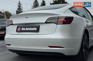 Седан Tesla Model 3 2021 в Рівному