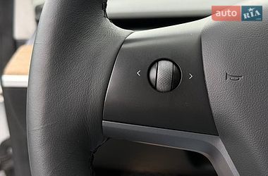 Седан Tesla Model 3 2021 в Рівному