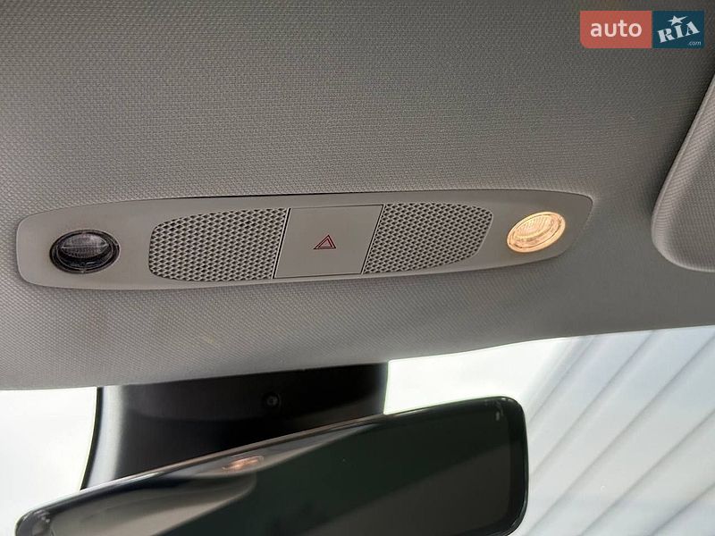 Седан Tesla Model 3 2021 в Рівному