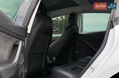 Седан Tesla Model 3 2021 в Рівному