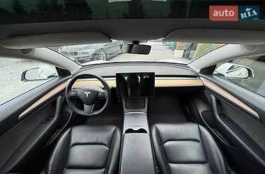 Седан Tesla Model 3 2021 в Рівному