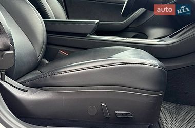 Седан Tesla Model 3 2021 в Рівному