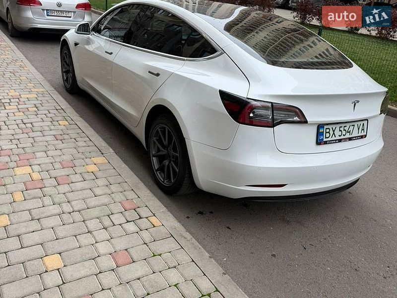Седан Tesla Model 3 2019 в Одесі