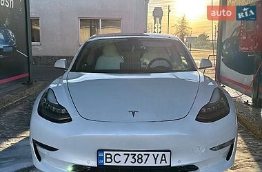 Седан Tesla Model 3 2020 в Львове