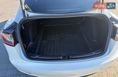 Седан Tesla Model 3 2022 в Львове