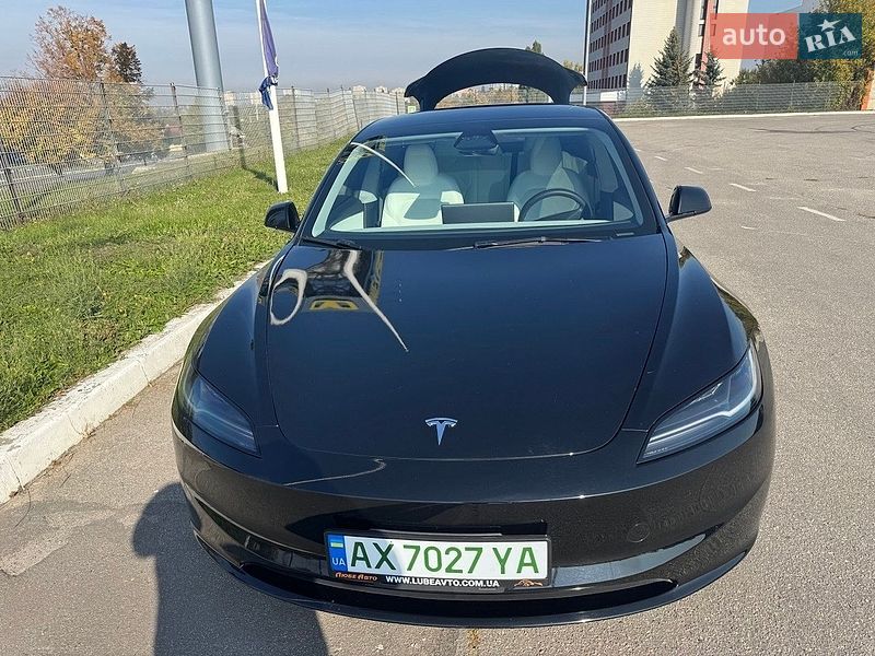 Седан Tesla Model 3 2025 в Харькове