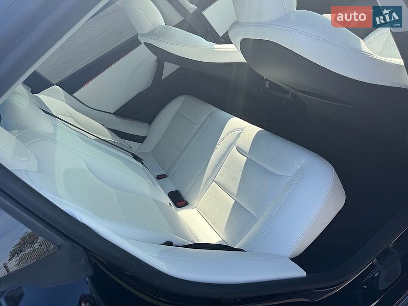 Седан Tesla Model 3 2025 в Харькове
