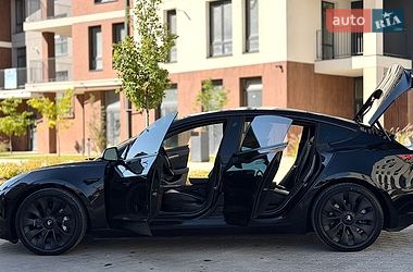 Седан Tesla Model 3 2022 в Івано-Франківську