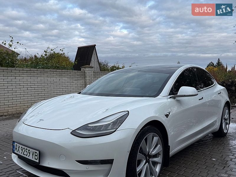 Седан Tesla Model 3 2020 в Харькове