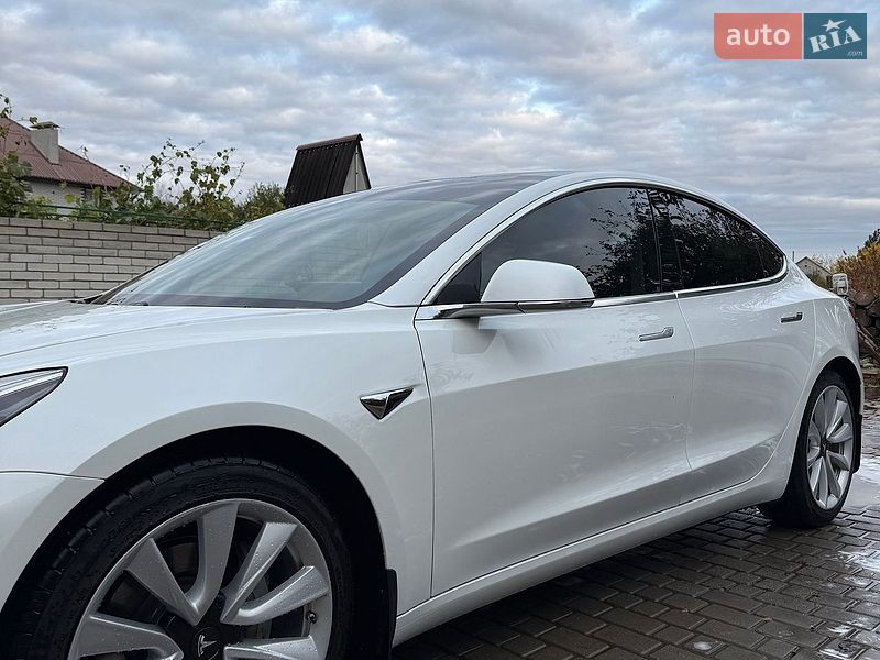 Седан Tesla Model 3 2020 в Харькове