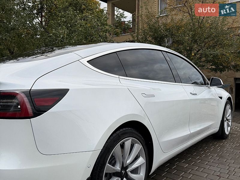 Седан Tesla Model 3 2020 в Харькове